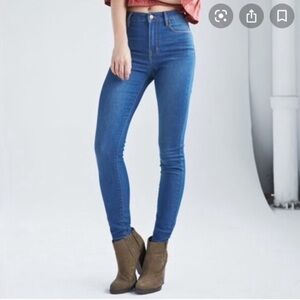 Women’s Bullhead High Rise Medium Wash Skinniest Jeans Size 9